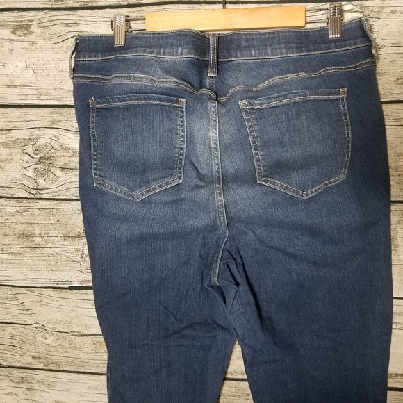 Torrid Premium Ski High Skinny Jeans Size 18.Waist approx: 17 inches Inseam a - Picture 7 of 10